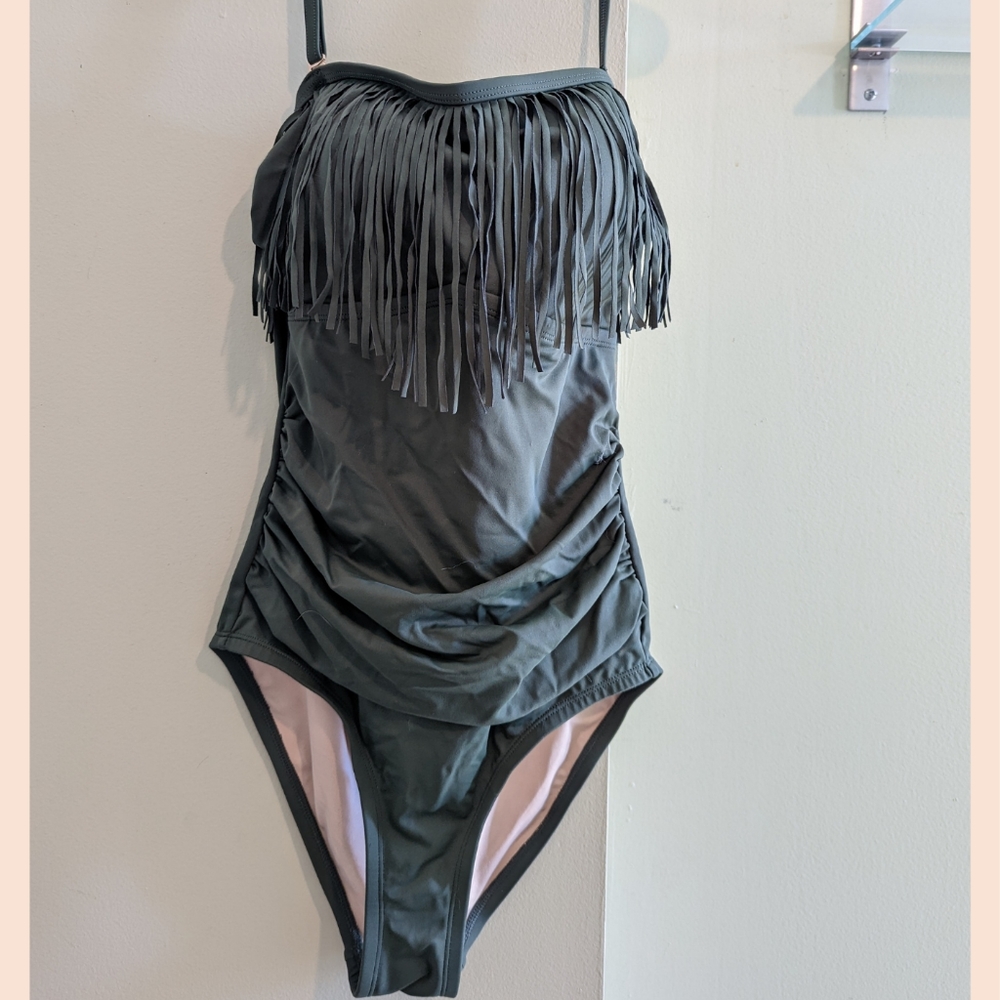 SWIMSUITS FOR ALL BRAND 👙SIZE 6 👙 NWT 👙 GREEN FRINGE ONE PIECE BATHING SUIT